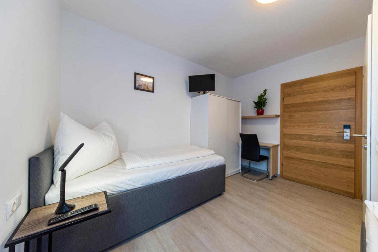 Zeltweg-Rooms ภายนอก รูปภาพ