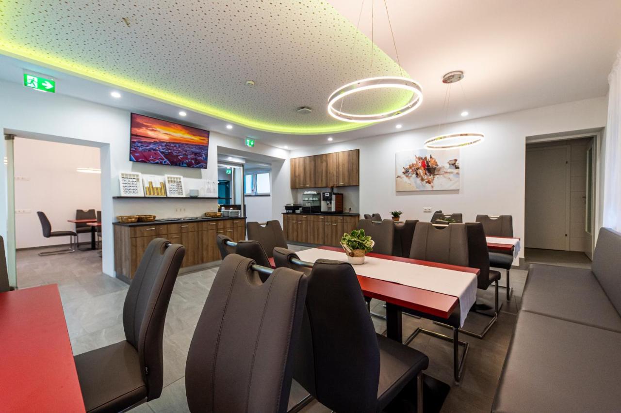 Zeltweg-Rooms ภายนอก รูปภาพ