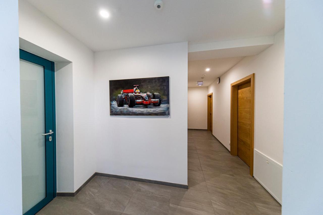 Zeltweg-Rooms ภายนอก รูปภาพ